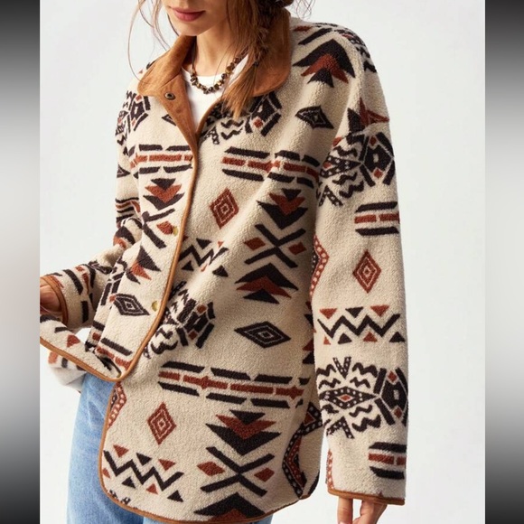 Aztec Pattern Long Sleeve Top - Picture 8 of 8